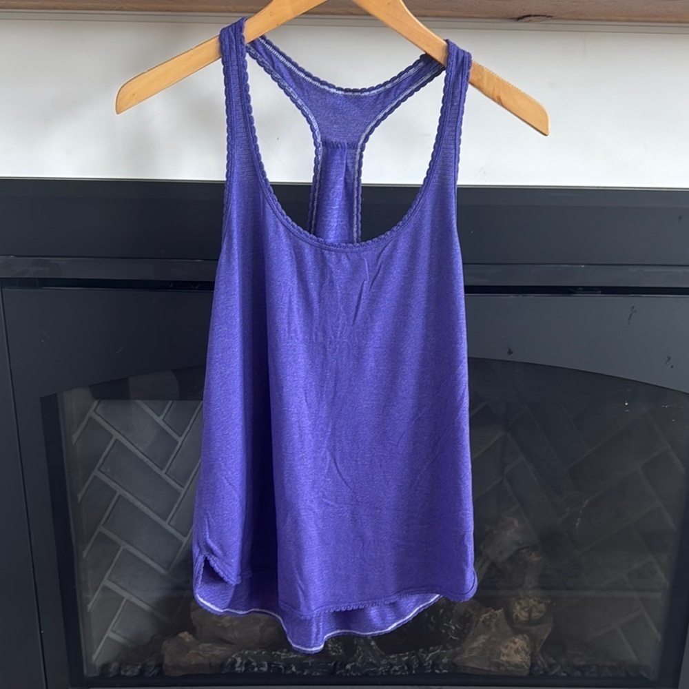 Lululemon Purple Tank with Scalloped Edging – Super Stretchy - Picture 3 of 5